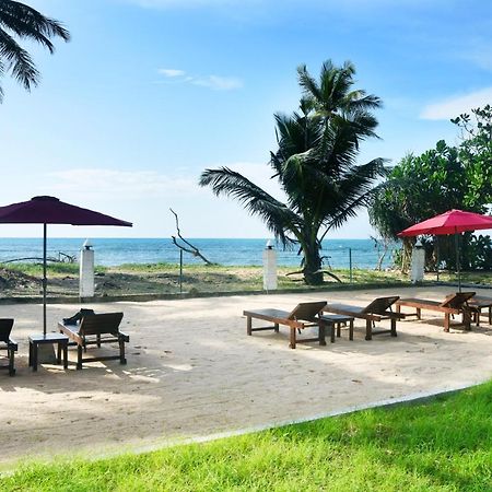 Akurala Beach Boutique Resort Extérieur photo