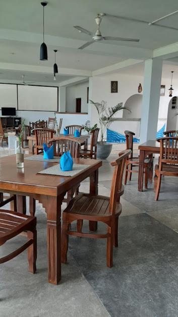 Akurala Beach Boutique Resort Extérieur photo