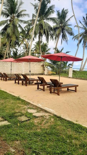 Akurala Beach Boutique Resort Extérieur photo